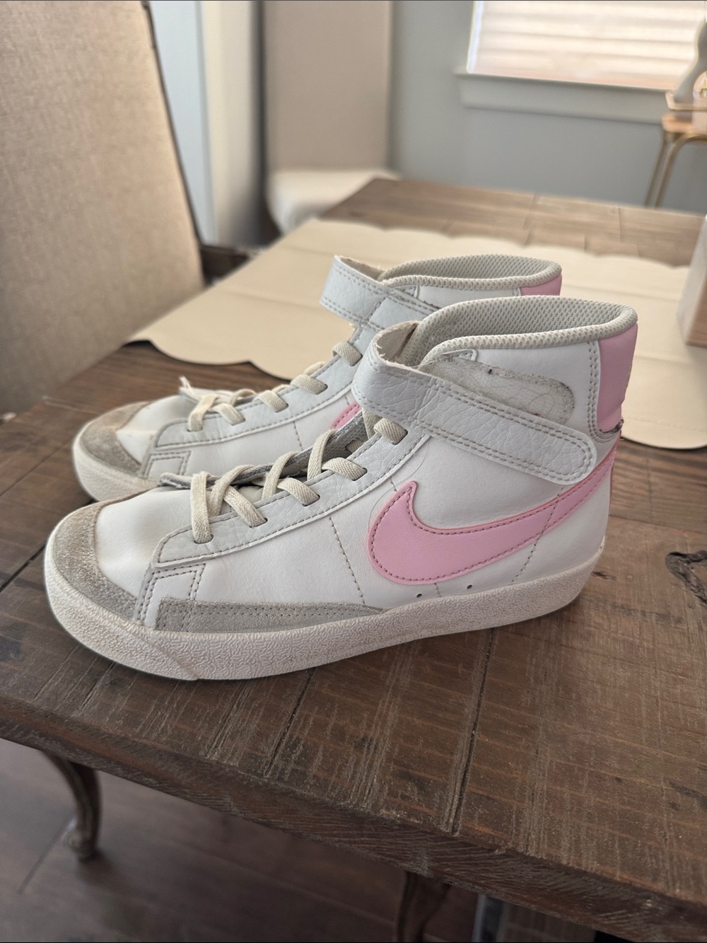 Nike Kids White Blazers Sneakers with Pink